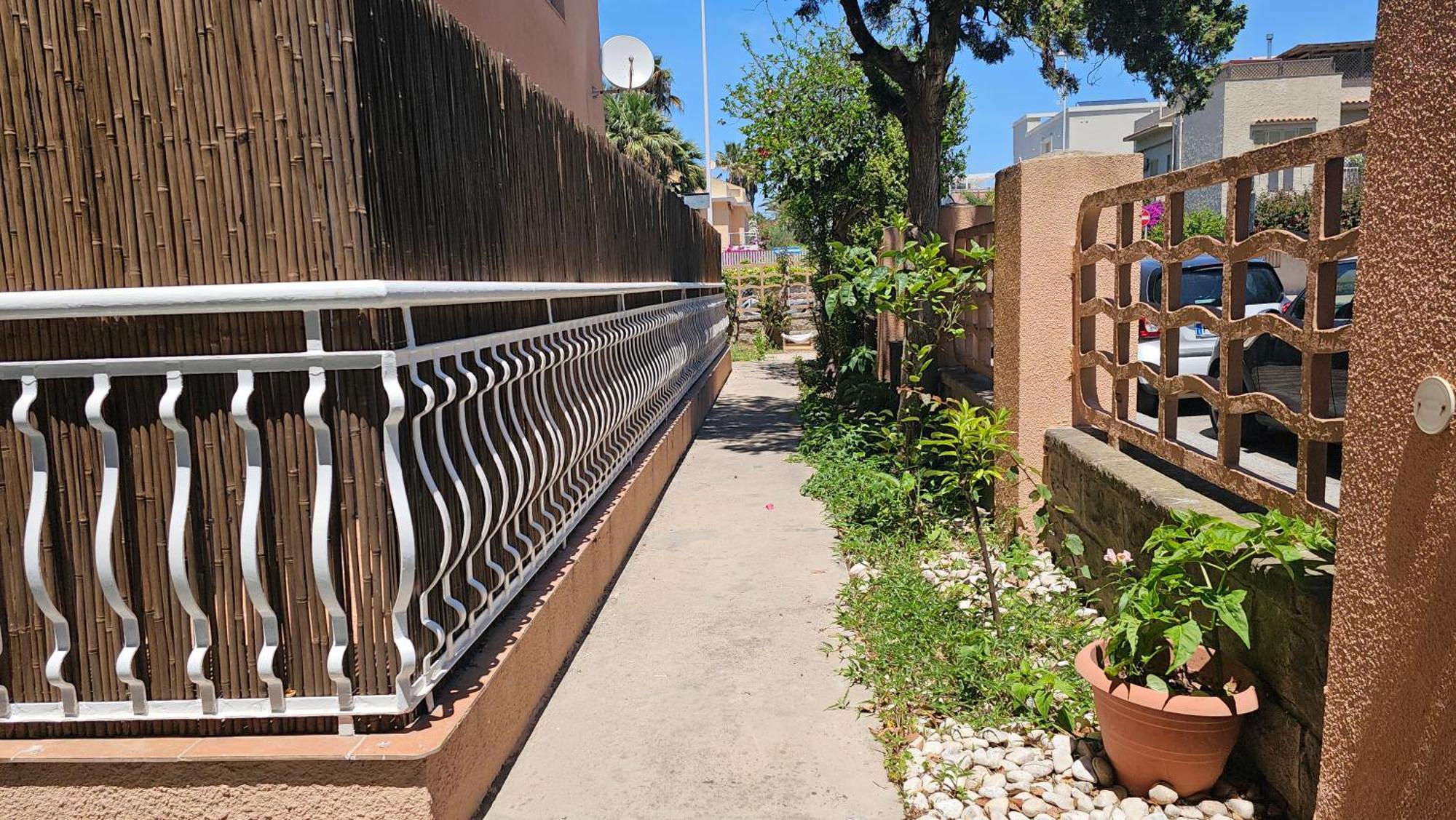 Holiday Poetto Cagliari Exterior foto